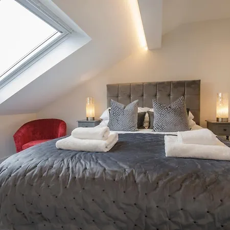 Bishopthorpe Road Luxury Sleeps 12