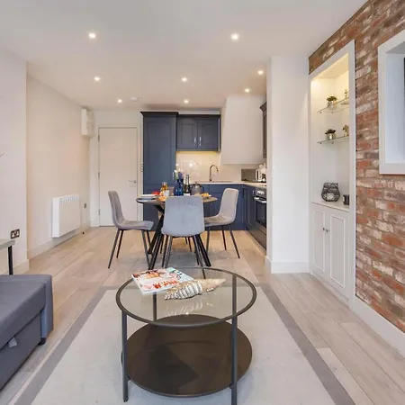 Bishopthorpe Road Luxury Sleeps 12 York