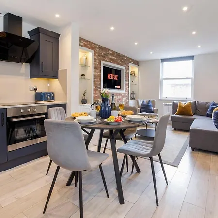 Bishopthorpe Road Luxury Sleeps 12 * York